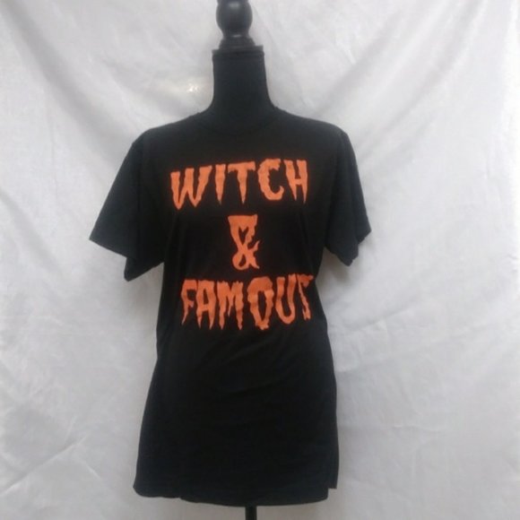 Tops - Nwt Witch & Famous Halloween black T-shirt